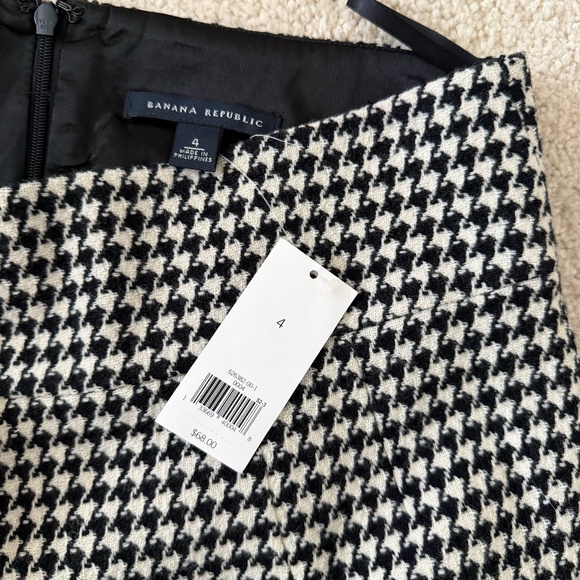 Banana Republic Houndstooth Skirt - Picture 2 of 3